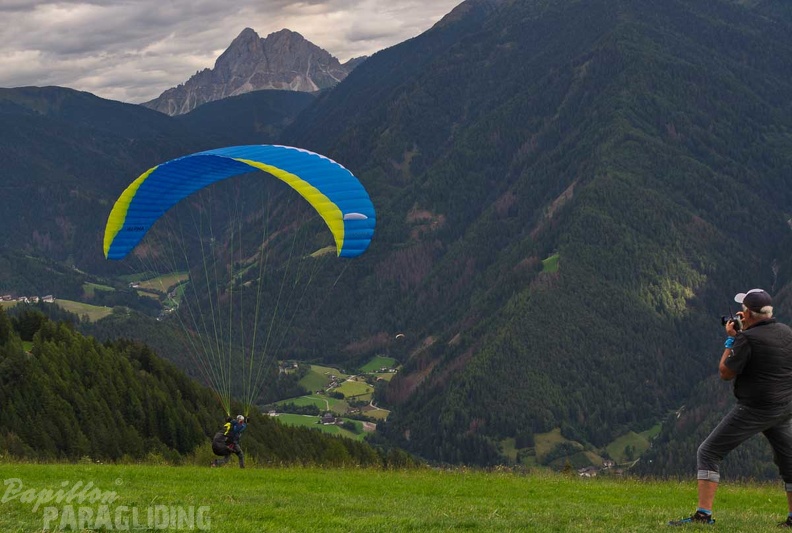dh32.23-luesen-paragliding-150