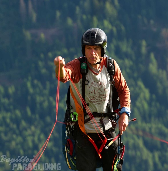 dh32.23-luesen-paragliding-171.jpg