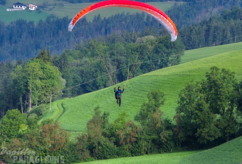 dh32.23-luesen-paragliding-256.jpg