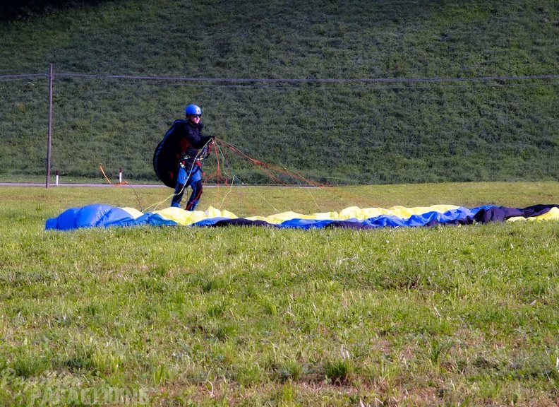 dh32.23-luesen-paragliding-264