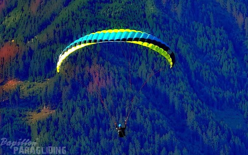 dh32.23-luesen-paragliding-109