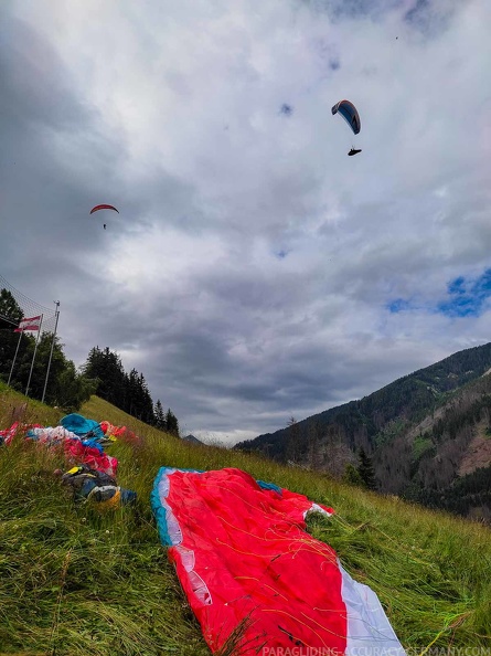 fpx26.24-paragliding-225