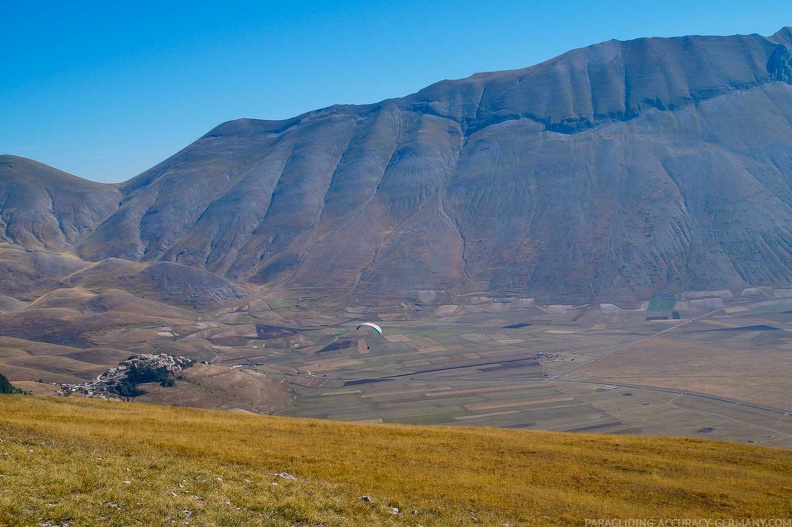 fcf37.23-castelluccio-italien-paragliding-01299