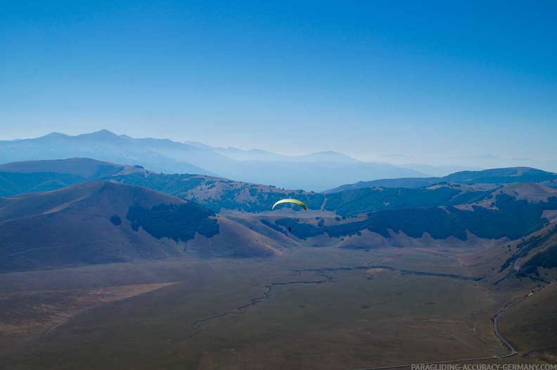 fcf37.23-castelluccio-italien-paragliding-01305