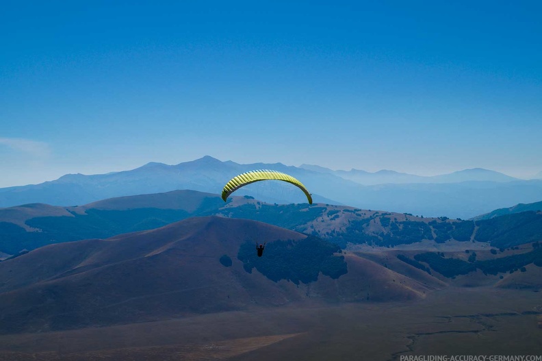 fcf37.23-castelluccio-italien-paragliding-01313