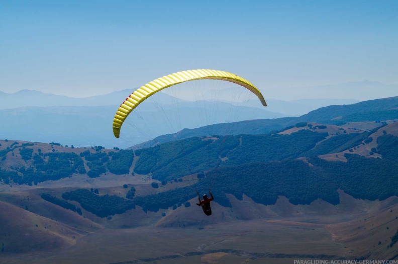 fcf37.23-castelluccio-italien-paragliding-01328