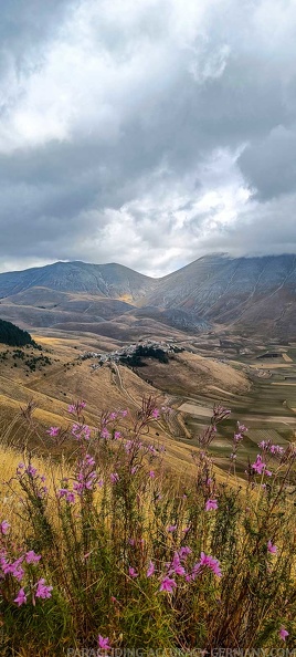 fcf37.23-castelluccio-paragliding-188