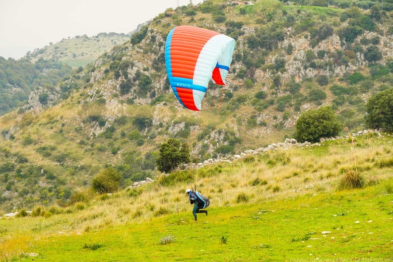 fno42.24-norma-italien-paragliding-452